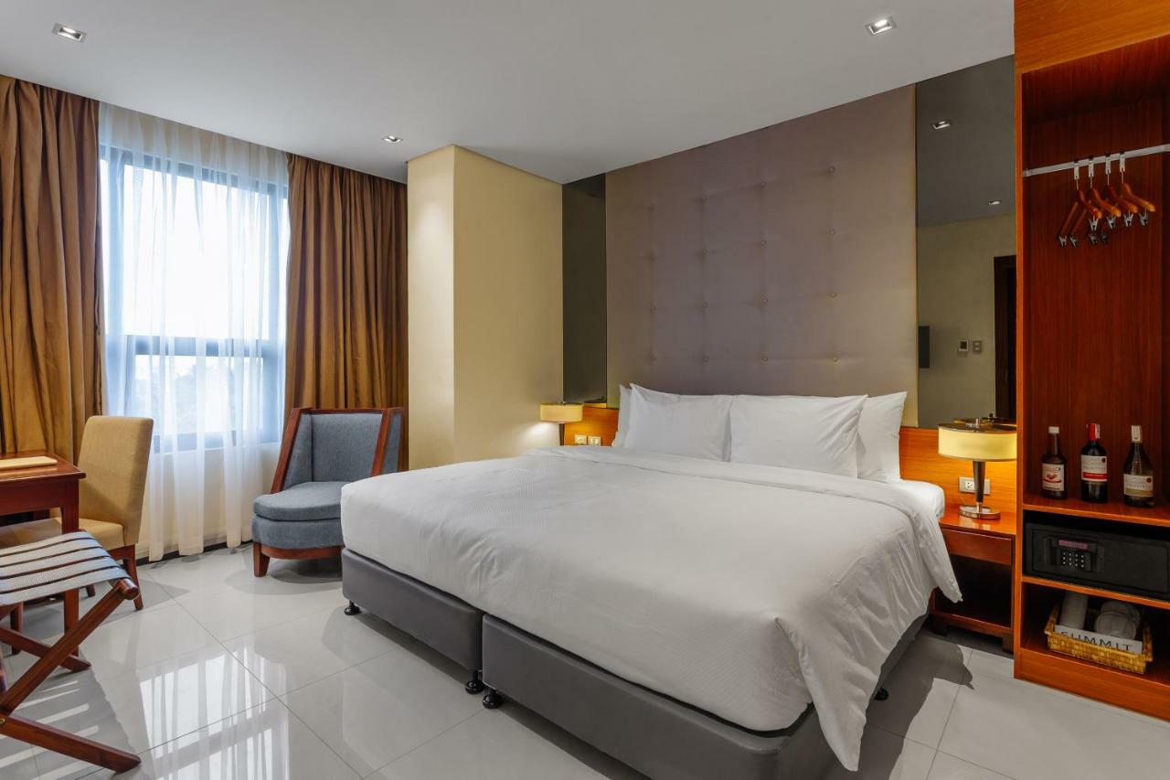 Summit Hotel Таклобан Екстер'єр фото